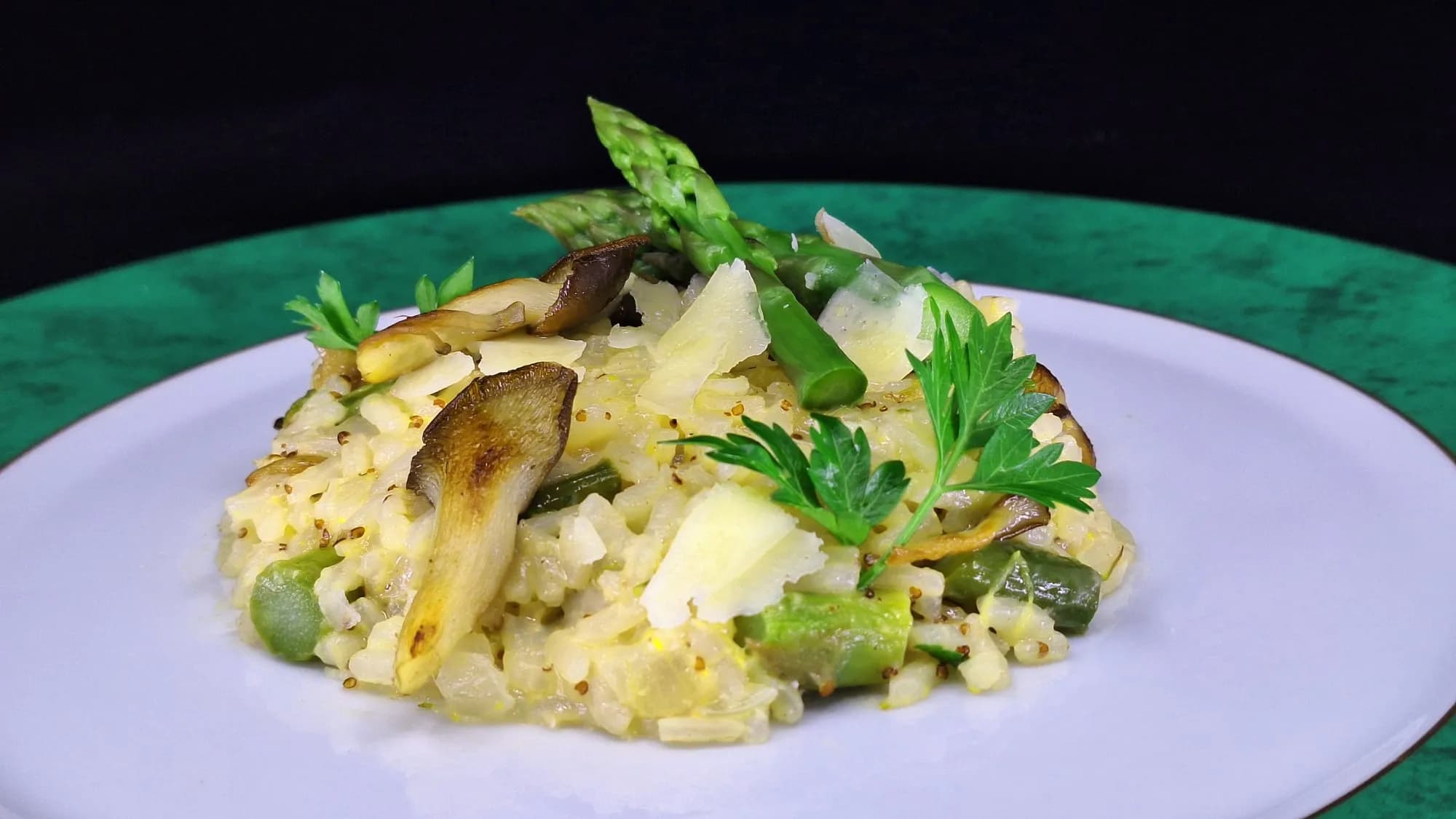 Risotto aux pleurotes et asperges — recette aux champignons de la ferme
